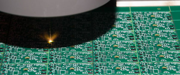 The influence of different light sources of laser cutting machines on PCB separation(图2)