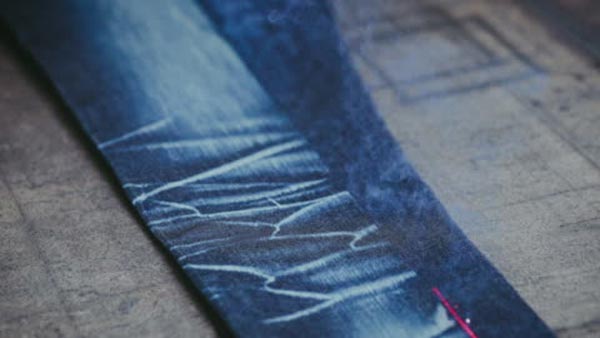 Jeans laser burning technology can avoid the drawbacks of traditional crafts(图3)