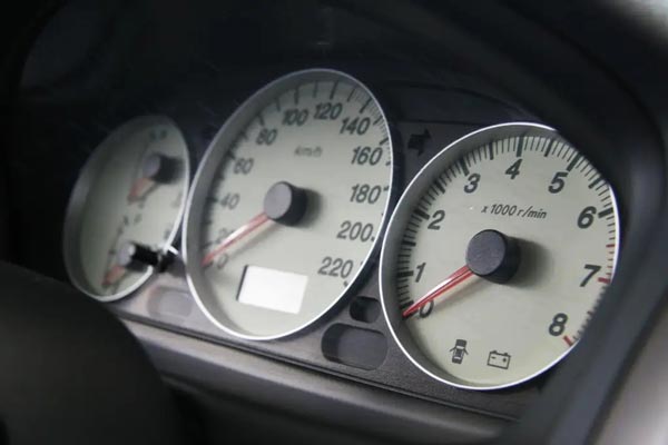 How are car logos marked? The answer is to use a laser marking machine!(图1)