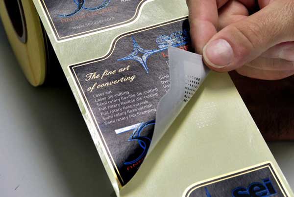 Are laser die-cutting machines and laser cutting machines the same type of equipment?(图3)