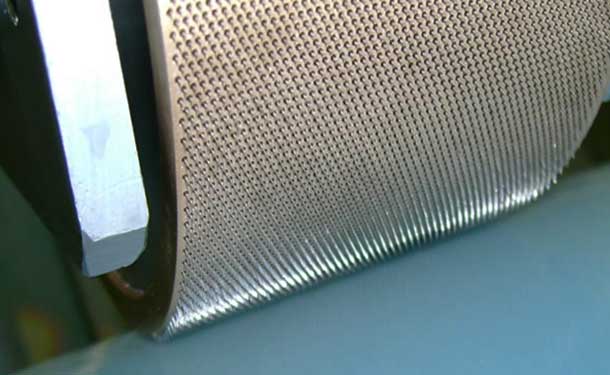 What are the differences between mechanical drilling, roller needle drilling and laser drilling?(图2)