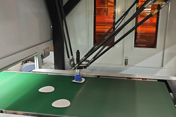 Analysis of the advantages of using laser die cutting machine in sandpaper die cutting(图2)